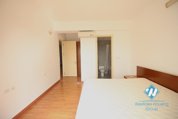 A cheap 4 bedroom apartment for rent in Ciputra, Tay ho