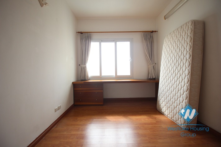 A cheap 4 bedroom apartment for rent in Ciputra, Tay ho