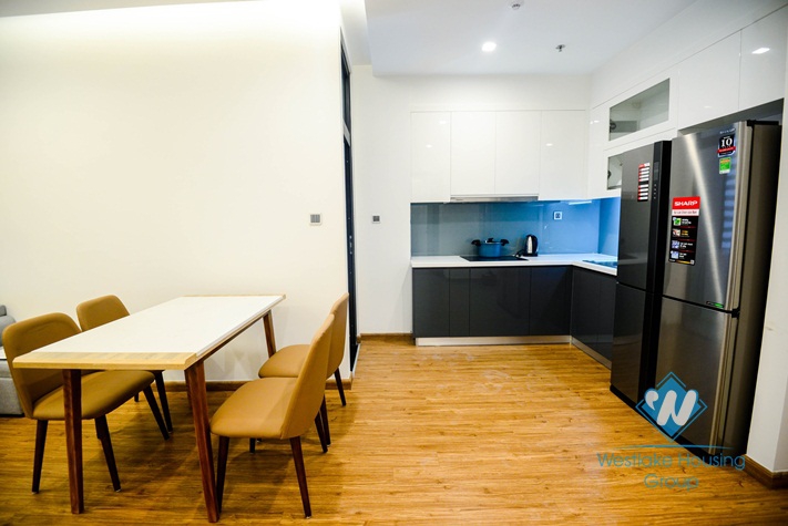 A nice and affordable 2 bedroom apartment for rent in Vinhome Metropolis