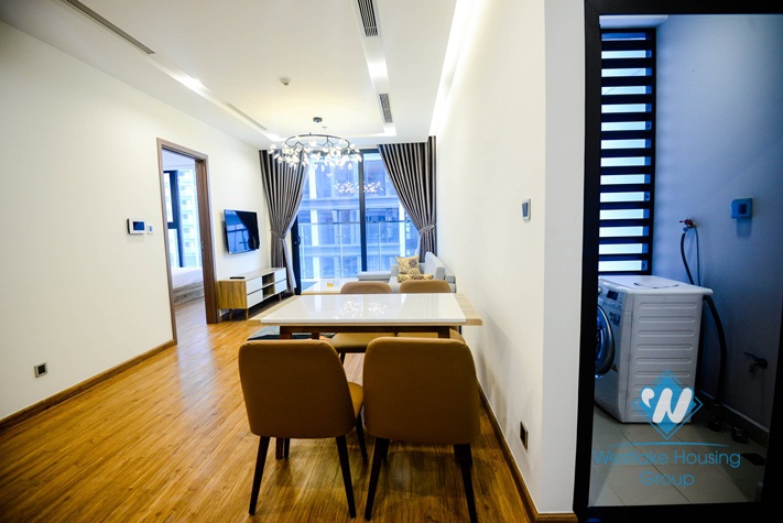 A nice and affordable 2 bedroom apartment for rent in Vinhome Metropolis