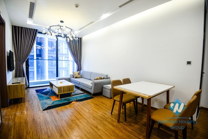 A nice and affordable 2 bedroom apartment for rent in Vinhome Metropolis