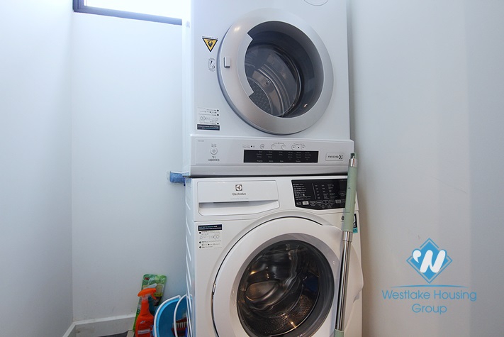 A super and brandnew 1 bedroom apartment for rent in Xuan La st, Tay Ho.