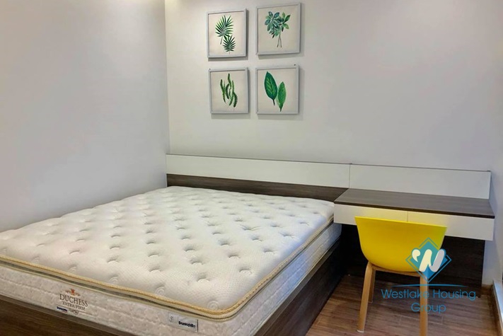 Lovely and brand-new apartment for rent in Vinhome Metropolis, Lieu Giai, Ba Dinh area.