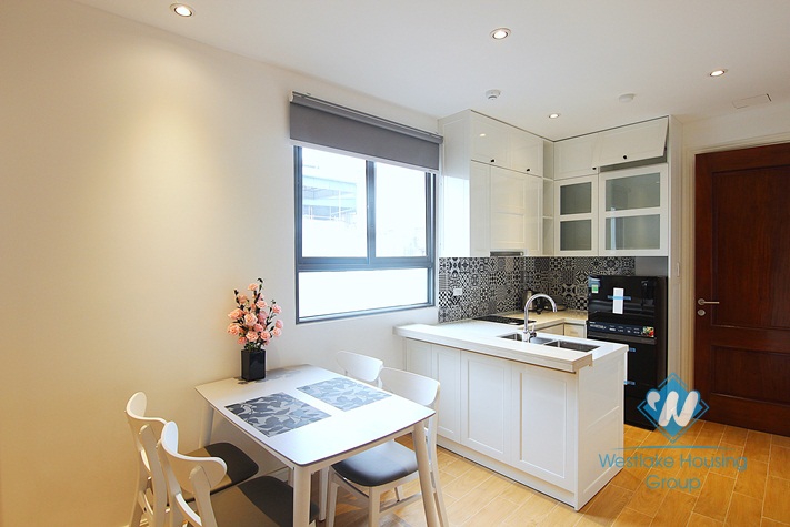 A bright and cute apartment for rent near the Westlake side