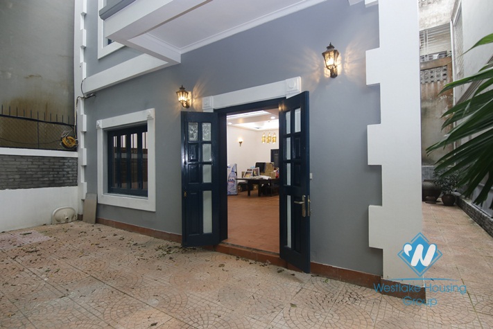 A lovely 4 bedroom house for rent in Long Bien District