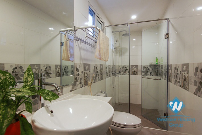A nice 02 bedrooms for rent in Xuan Dieu area, Tay Ho District, Hanoi 