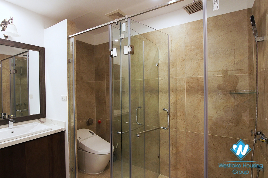 Spacious 4 bedrooms rental apartment on Dang Thai Mai street, Tay Ho, Hano