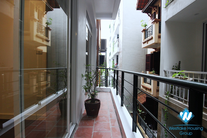 Spacious 4 bedrooms rental apartment on Dang Thai Mai street, Tay Ho, Hano