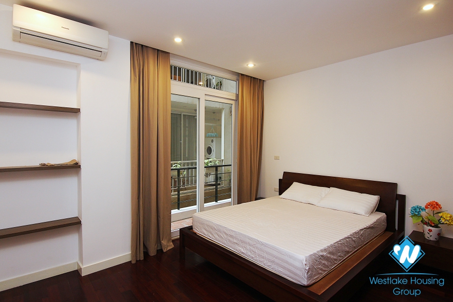 Spacious 4 bedrooms rental apartment on Dang Thai Mai street, Tay Ho, Hano