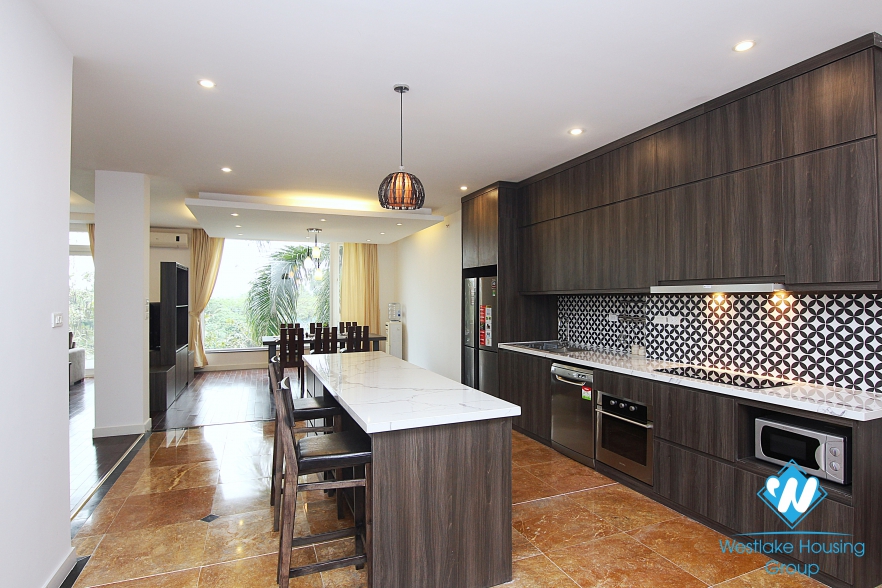 Spacious 4 bedrooms rental apartment on Dang Thai Mai street, Tay Ho, Hano