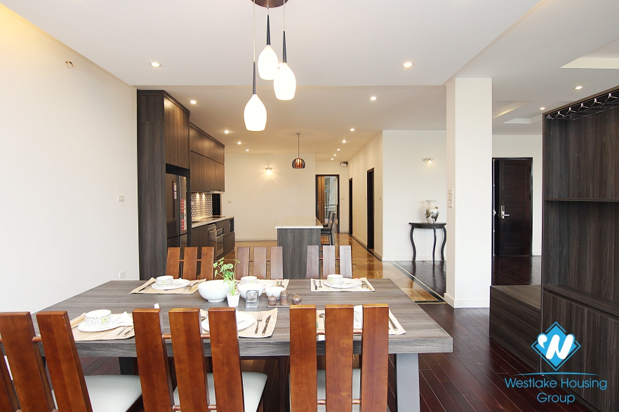 Spacious 4 bedrooms rental apartment on Dang Thai Mai street, Tay Ho, Hano