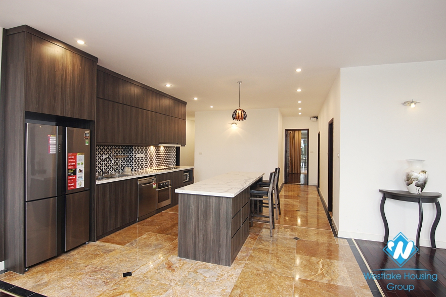 Spacious 4 bedrooms rental apartment on Dang Thai Mai street, Tay Ho, Hano