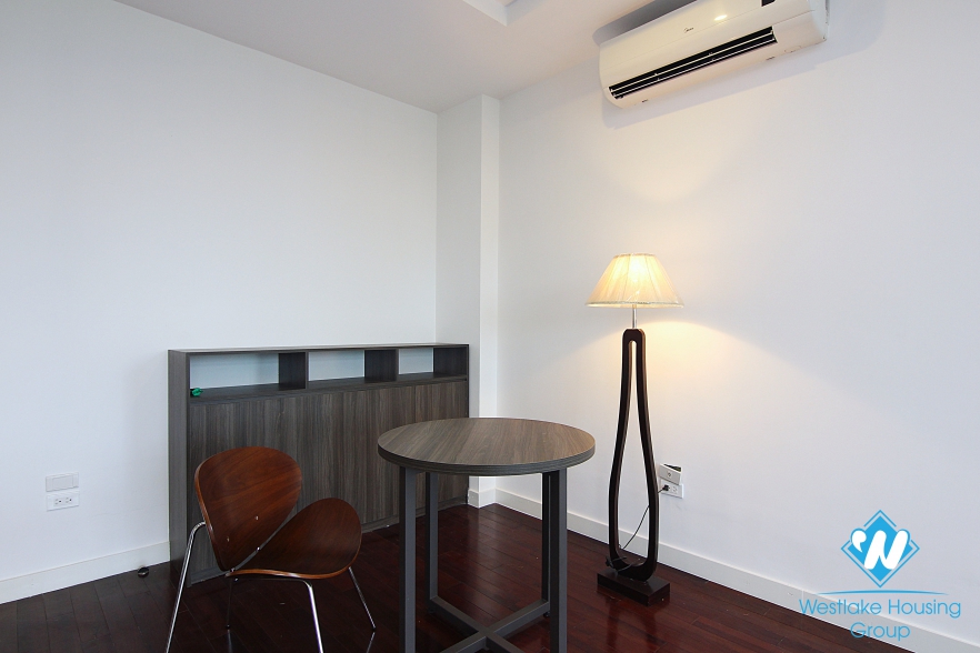 Spacious 4 bedrooms rental apartment on Dang Thai Mai street, Tay Ho, Hano