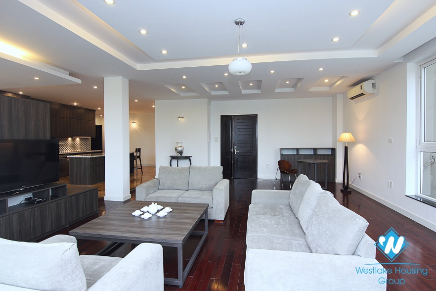 Spacious 4 bedrooms rental apartment on Dang Thai Mai street, Tay Ho, Hano