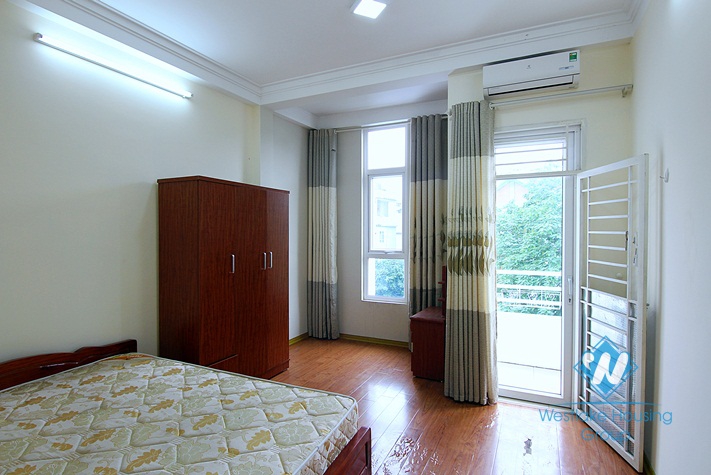An affordable 5 bedroom house for rent in Au co, Tay ho