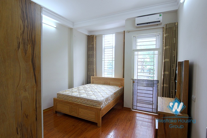 An affordable 5 bedroom house for rent in Au co, Tay ho