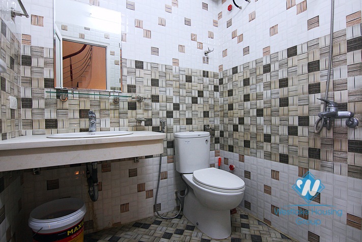 An affordable 5 bedroom house for rent in Au co, Tay ho