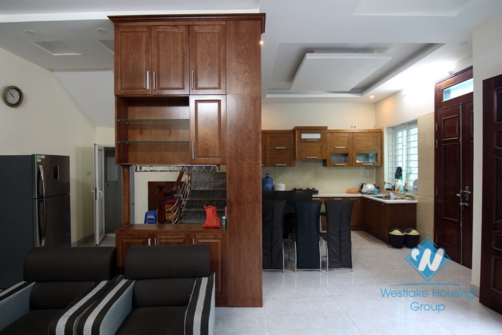 An affordable 5 bedroom house for rent in Au co, Tay ho