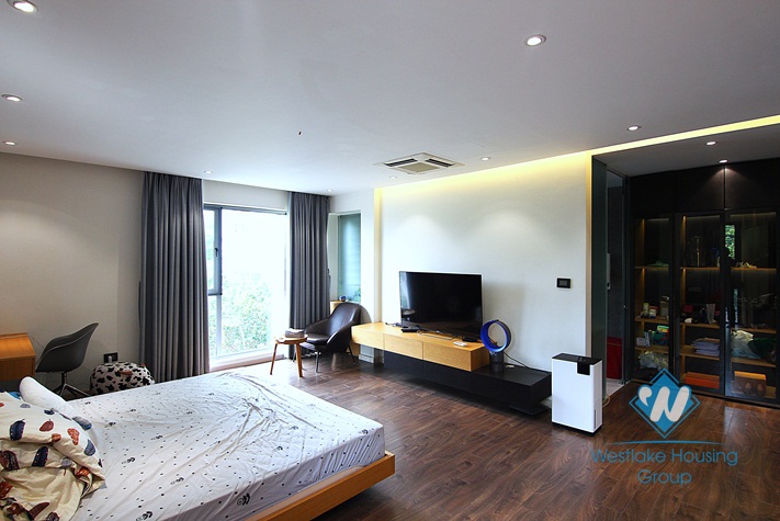 A gorgeous garden villa for rent in Tay ho, Ha noi