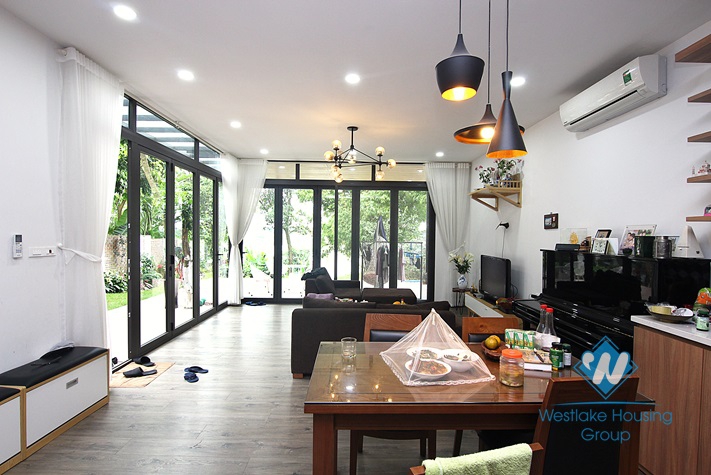 A green house near red river with huge size for rent in Ngoc Thuy, Long Bien district.