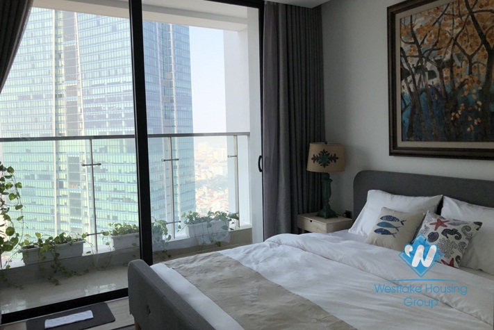 A beautiful apartment for rent in Vinhome Metropolis
