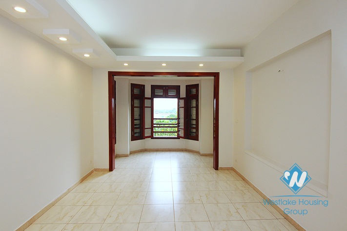 A massive villa for rent on Au Co street, Tay Ho District