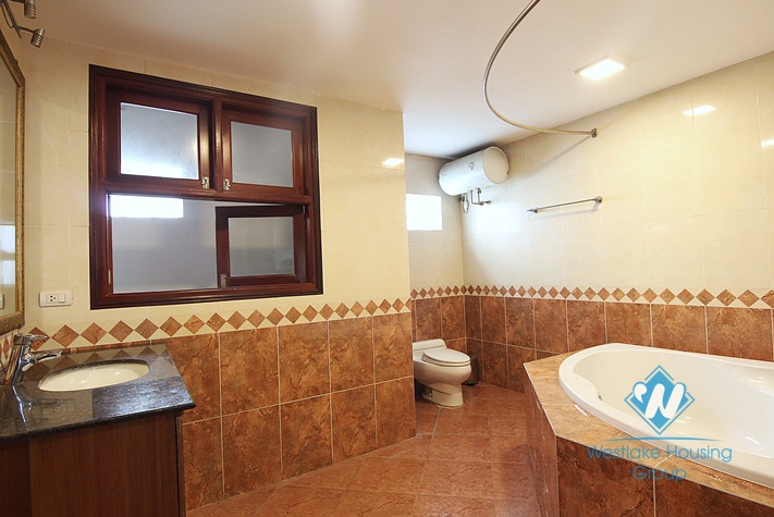 A massive villa for rent on Au Co street, Tay Ho District