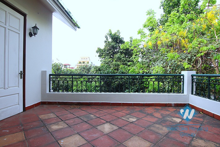 A massive villa for rent on Au Co street, Tay Ho District