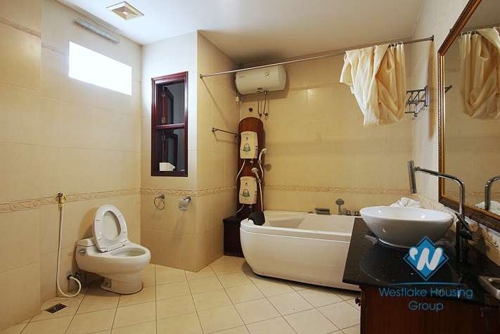 A massive villa for rent on Au Co street, Tay Ho District