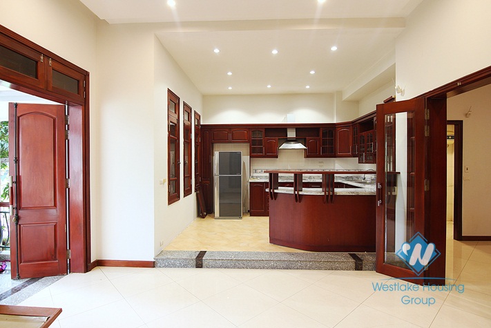 A massive villa for rent on Au Co street, Tay Ho District