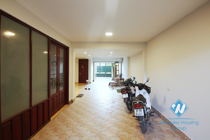 A massive villa for rent on Au Co street, Tay Ho District