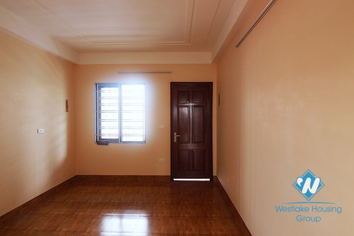 Nice house with 4 bedrooms for rent in Lac Long Quan st, Tay Ho District 