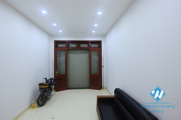 Nice house with 4 bedrooms for rent in Lac Long Quan st, Tay Ho District 