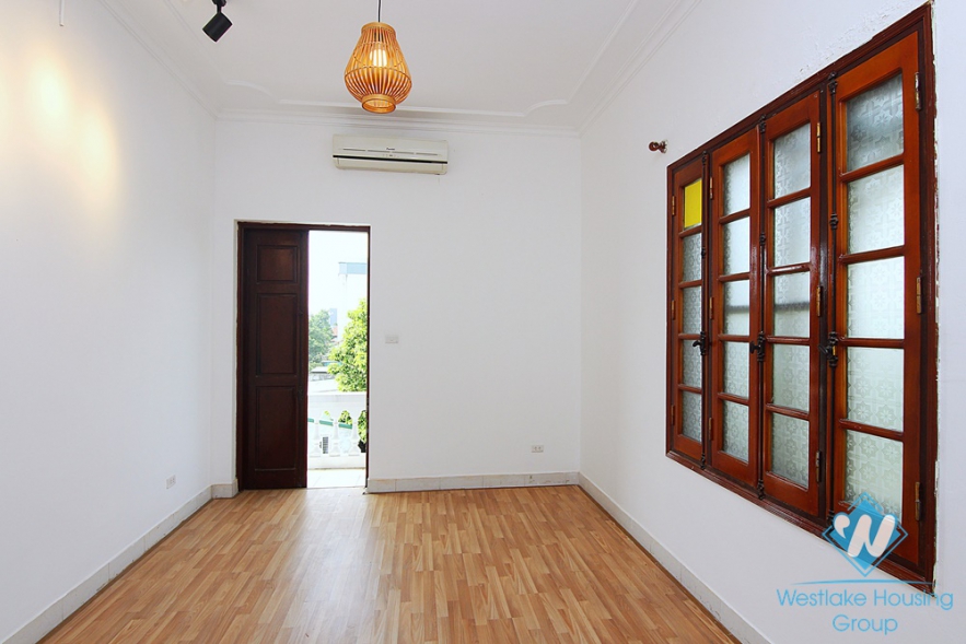 Spacious car accessible villa for rent in Tay Ho, Hanoi 