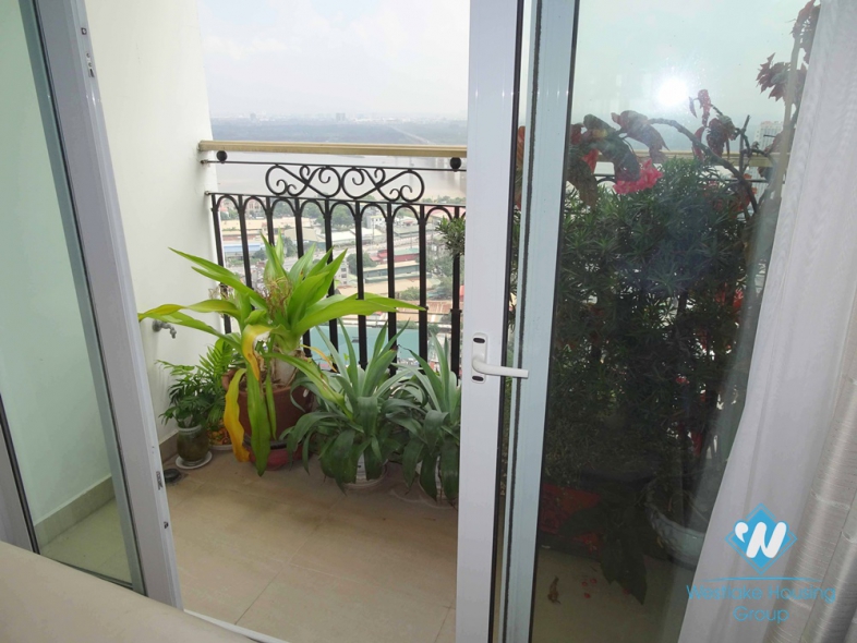 Highfloor Red River view 3 bedrooms apartment for rent in Hai Ba Trung, Hanoi 