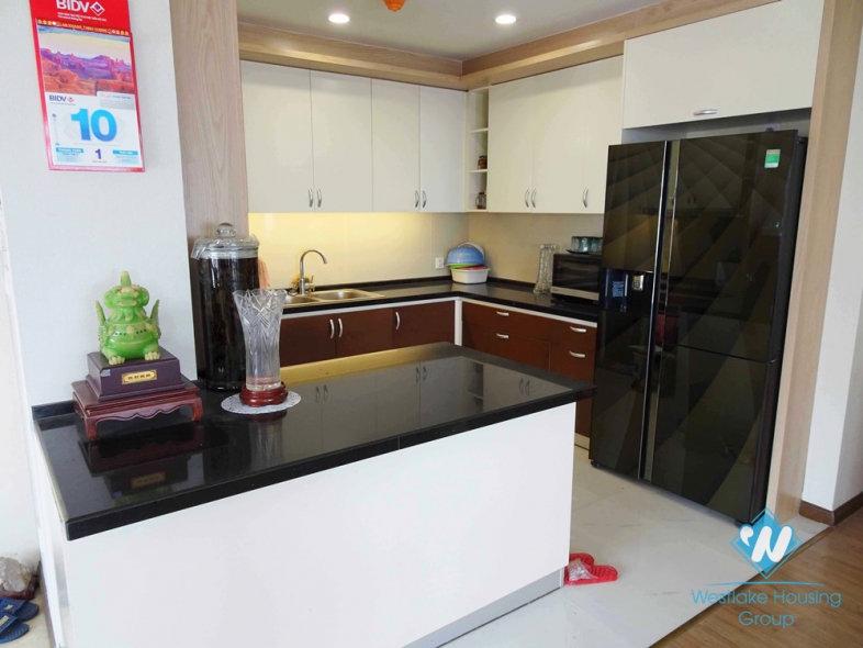 Highfloor Red River view 3 bedrooms apartment for rent in Hai Ba Trung, Hanoi 