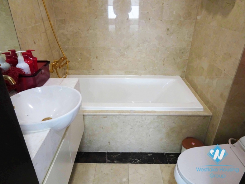 Highfloor Red River view 3 bedrooms apartment for rent in Hai Ba Trung, Hanoi 
