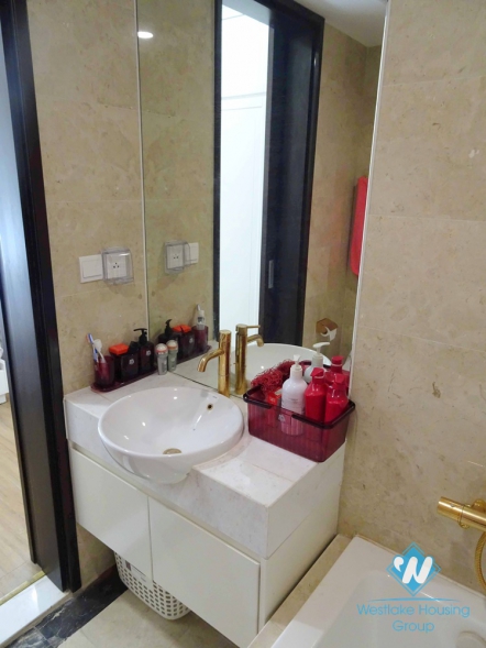 Highfloor Red River view 3 bedrooms apartment for rent in Hai Ba Trung, Hanoi 