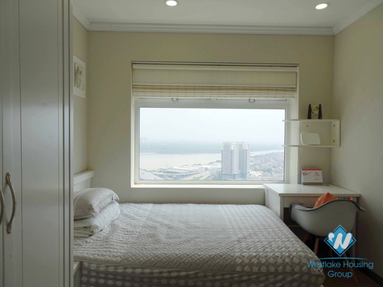 Highfloor Red River view 3 bedrooms apartment for rent in Hai Ba Trung, Hanoi 