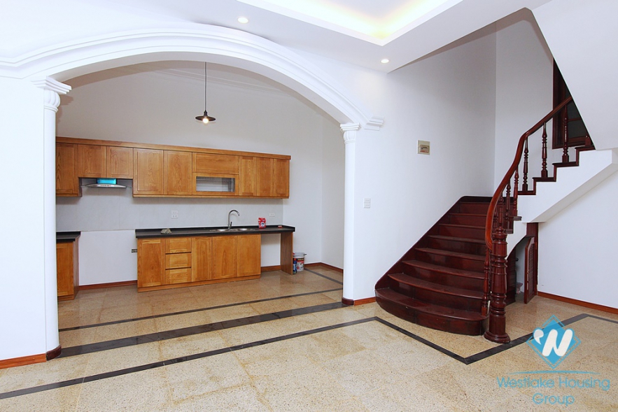 Spacious car accessible villa for rent in Tay Ho, Hanoi 