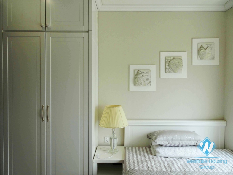 Highfloor Red River view 3 bedrooms apartment for rent in Hai Ba Trung, Hanoi 
