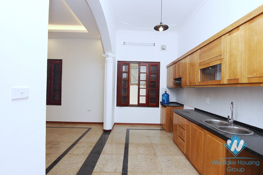 Spacious car accessible villa for rent in Tay Ho, Hanoi 