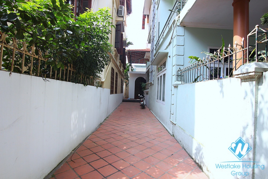 Spacious car accessible villa for rent in Tay Ho, Hanoi 