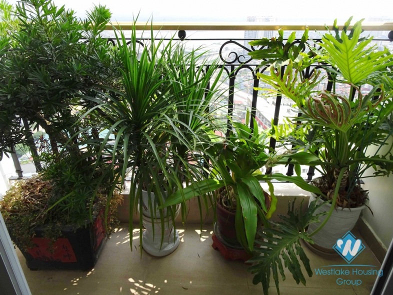 Highfloor Red River view 3 bedrooms apartment for rent in Hai Ba Trung, Hanoi 