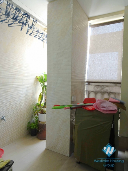 Highfloor Red River view 3 bedrooms apartment for rent in Hai Ba Trung, Hanoi 