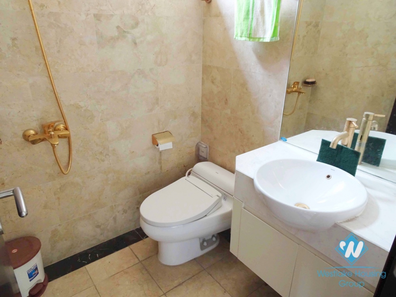 Highfloor Red River view 3 bedrooms apartment for rent in Hai Ba Trung, Hanoi 