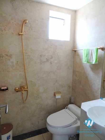 Highfloor Red River view 3 bedrooms apartment for rent in Hai Ba Trung, Hanoi 