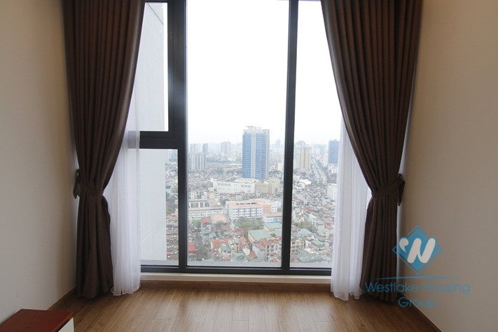 Two- bedroom apartment for rent in Vinhomes Metropolis Lieu Giai