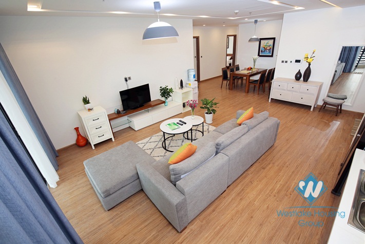 A new and beautiful 4 bedroom apartment for rent in Metropolis
