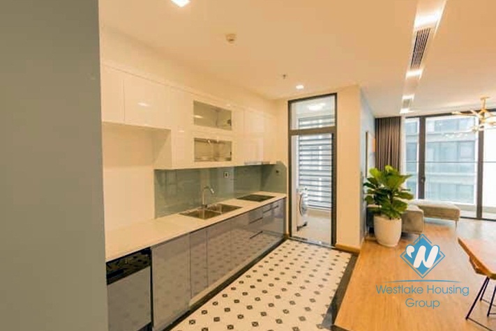 A beautiful 3 bedroom apartment for rent in Vinhome Metropolis
